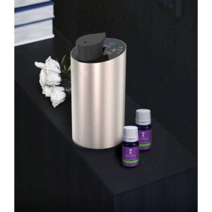 Waterless essential oil diffuser with small bottles