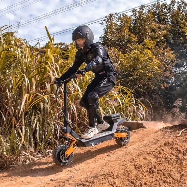 e-scooter with the ability to perform off-road riding