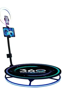 Photo Booth with a rotation arm