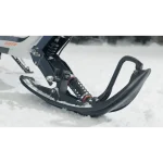 electric scooter with a steerable front ski