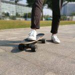affordable electric skateboard with strong motor that is easy to ride