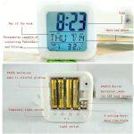 Battle Royale LED color changing digital clock - Batteries and features