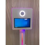 photo booth with touchscreen display