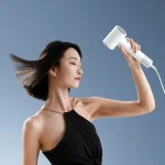 high-speed ionic hairdryer with a curved body
